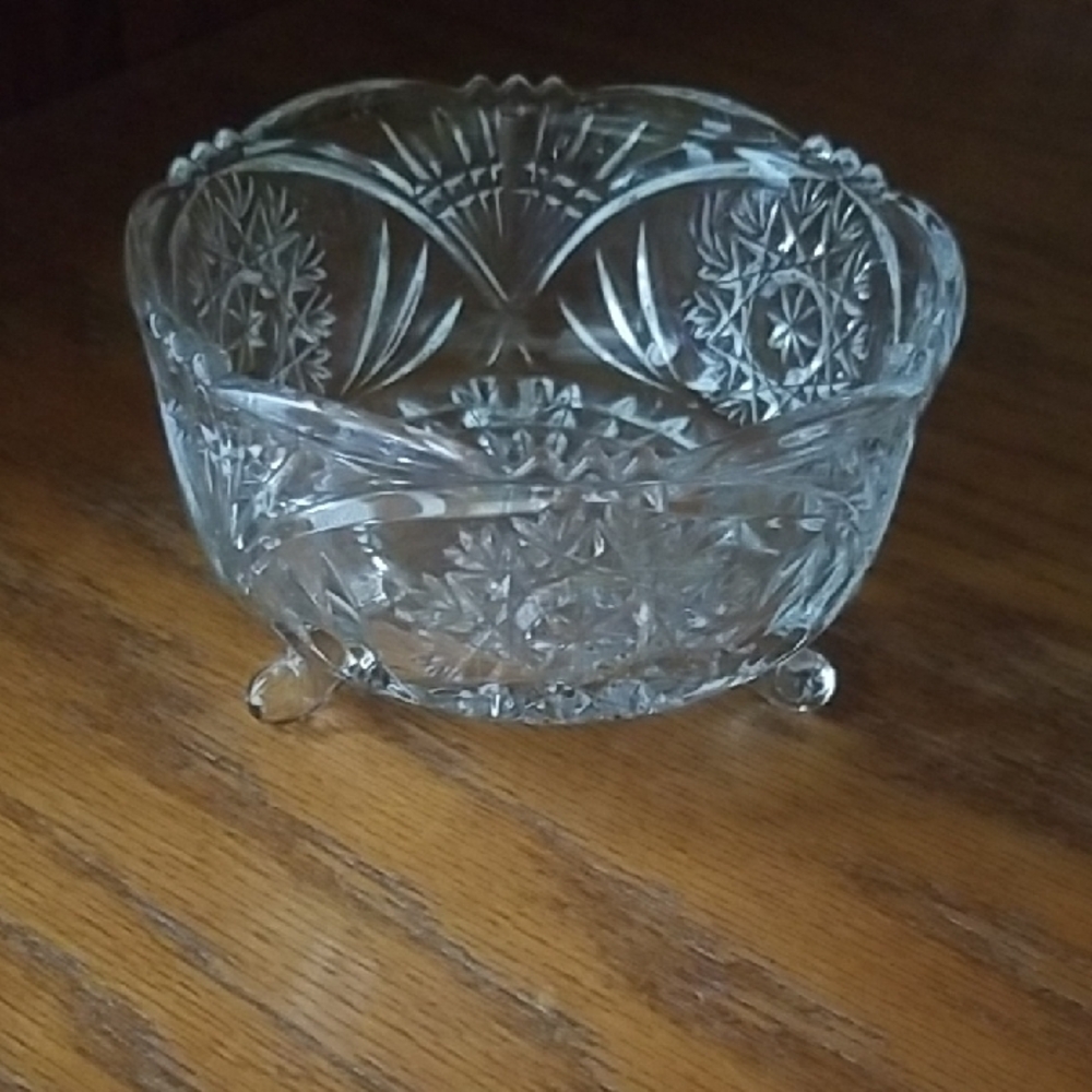 Elegant Vintage Cut Glass Lead Crystal Bowl